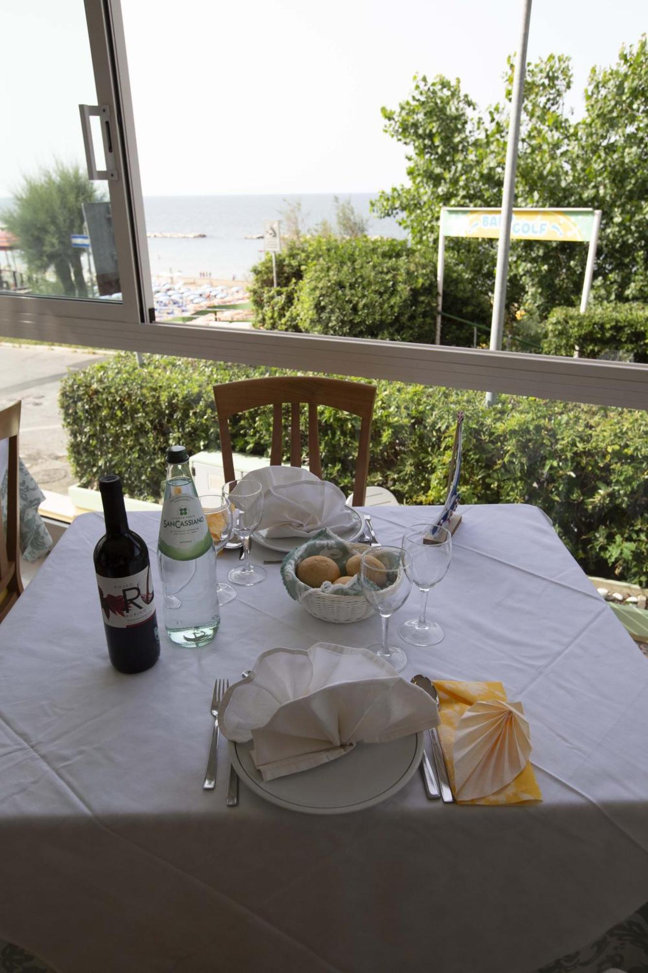 Hotel Gloria Gabicce Mare Eksteriør bilde